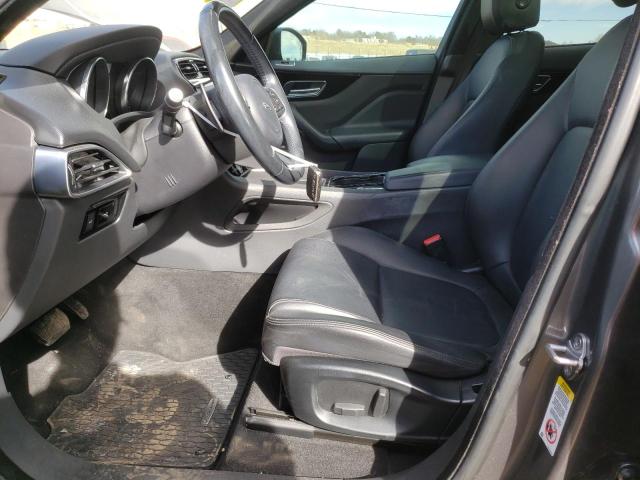 SADCJ2BV7HA070569 Jaguar F-pace Premium