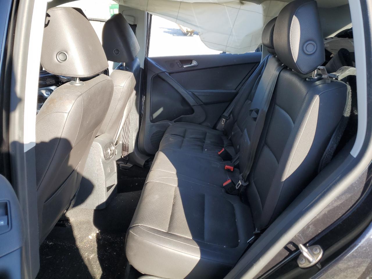 2016 Volkswagen Tiguan - Image 10