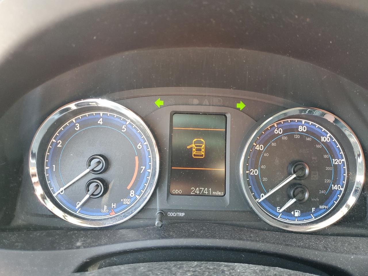 5YFBURHEXJP845110 TOYOTA COROLLA 2018