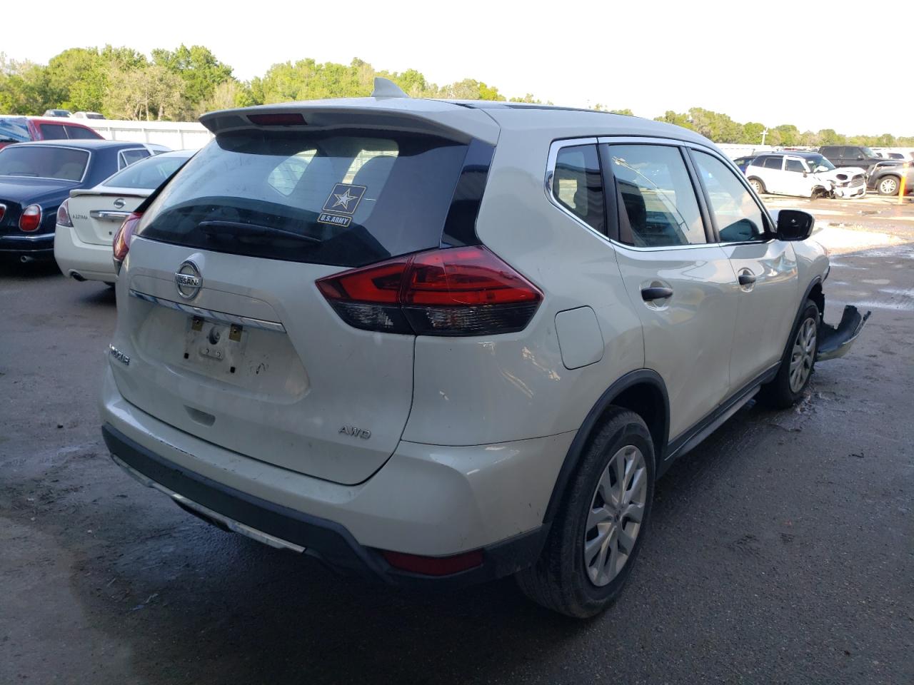 KNMAT2MV6HP564753 NISSAN ROGUE 2017