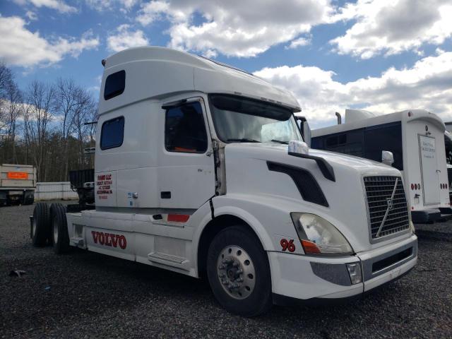 Salvage cars for sale from Copart Fredericksburg, VA: 2016 Volvo VN VNL
