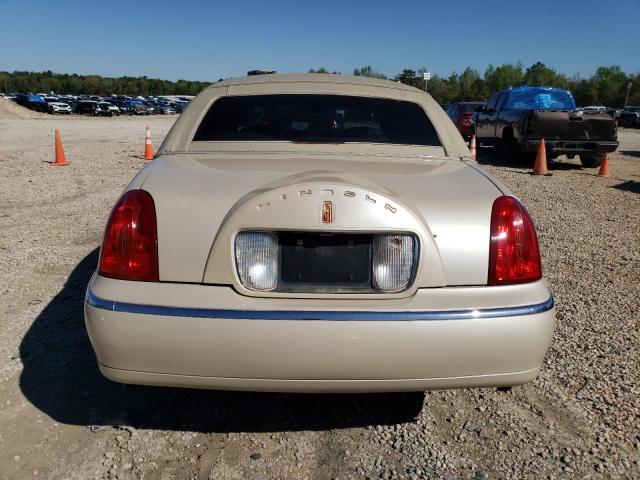 1LNHM83W9YY886740 Lincoln TOWNCAR