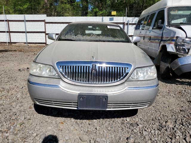 2L1FL8JW5BX765659 Lincoln TOWNCAR