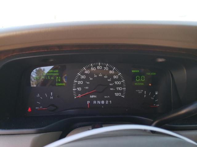 1LNHM83W9YY886740 Lincoln TOWNCAR