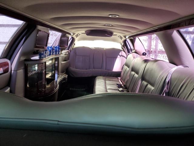 2L1FL8JW5BX765659 Lincoln TOWNCAR