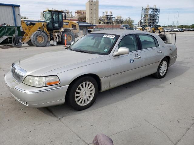 2003 Lincoln Town Car Signature