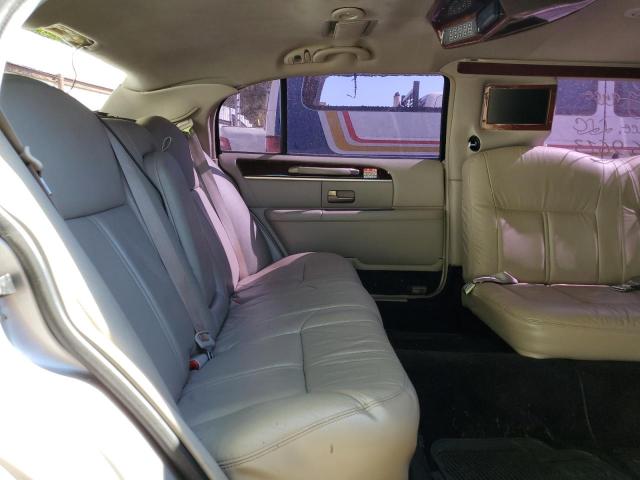 2L1FL8JW5BX765659 Lincoln TOWNCAR