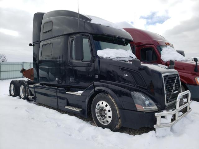 Salvage cars for sale from Copart Franklin, WI: 2012 Volvo VN VNL