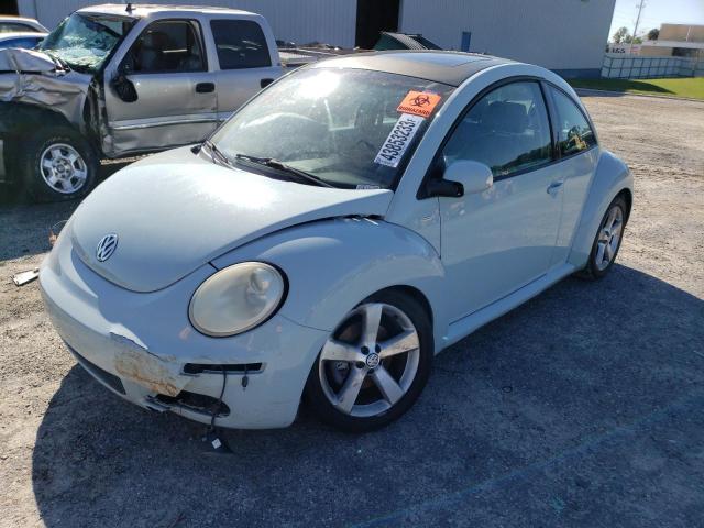 2010 Volkswagen New Beetle 