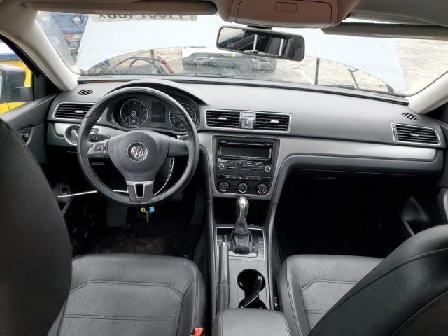 2015 VOLKSWAGEN PASSAT LIM 1VWAT7A30FC061009