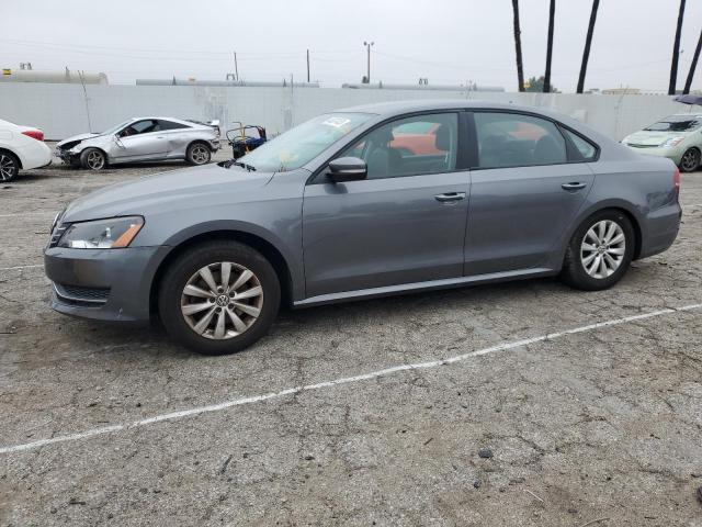 2015 VOLKSWAGEN PASSAT LIM - 1VWAT7A30FC061009