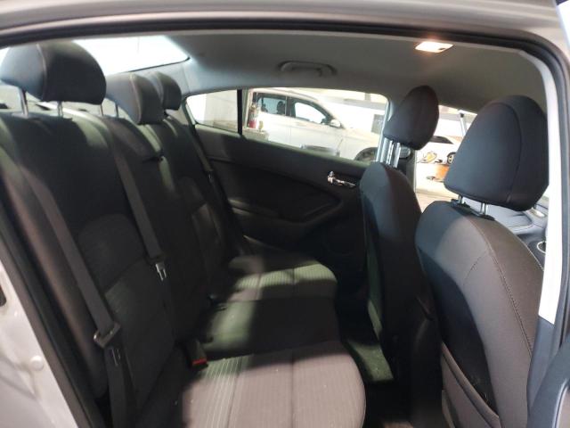 KNAFX4A60G5528129 KIA FORTE LX