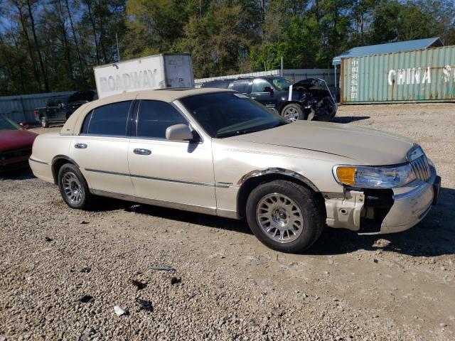 1LNHM83W9YY886740 Lincoln TOWNCAR