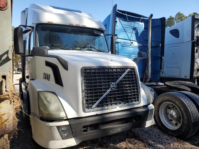 Salvage cars for sale from Copart Knightdale, NC: 2008 Volvo VN VNL