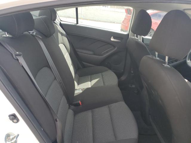 3KPFK4A7XHE012375 KIA FORTE LX