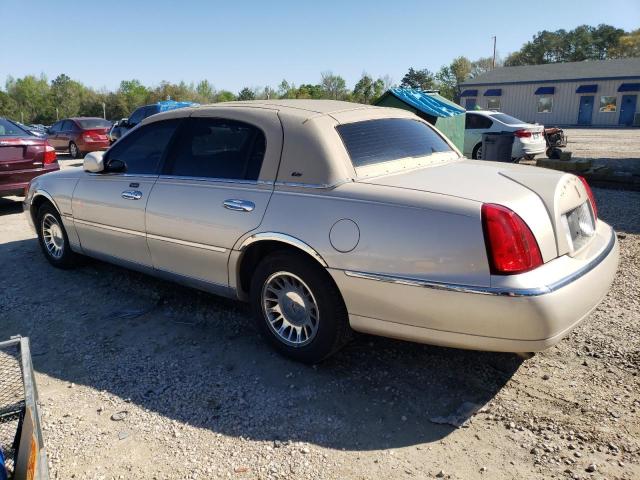 1LNHM83W9YY886740 Lincoln TOWNCAR