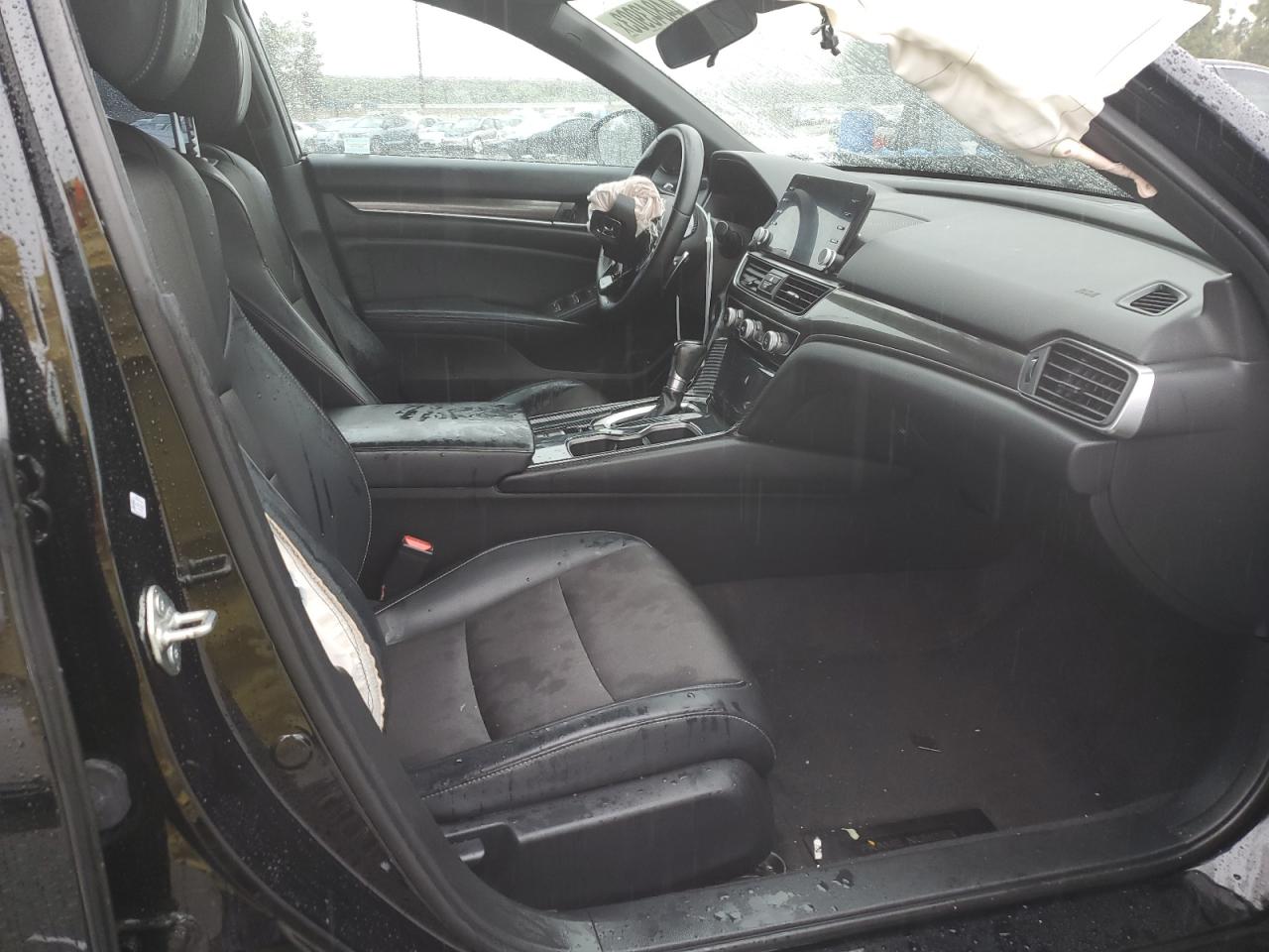 1HGCV1F38JA058070 HONDA ACCORD 2018