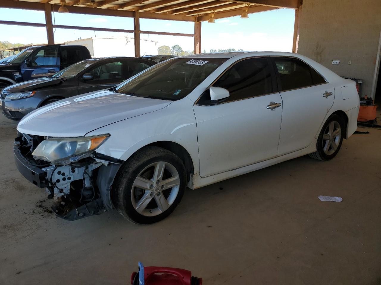 TOYOTA CAMRY BASE
