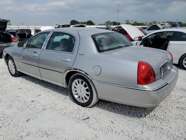 1LNHM81V17Y610397 Lincoln Town Car Signature