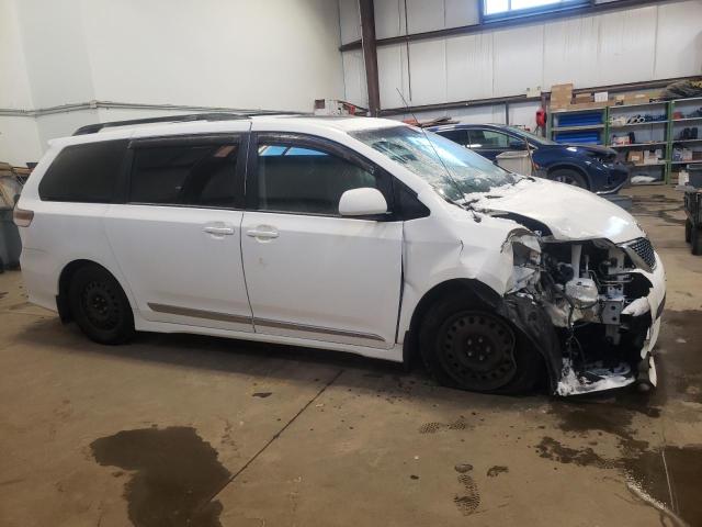 5TDXK3DC4BS069241 2011 TOYOTA SIENNA, photo no. 4