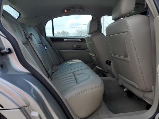 1LNHM81V17Y610397 Lincoln Town Car Signature