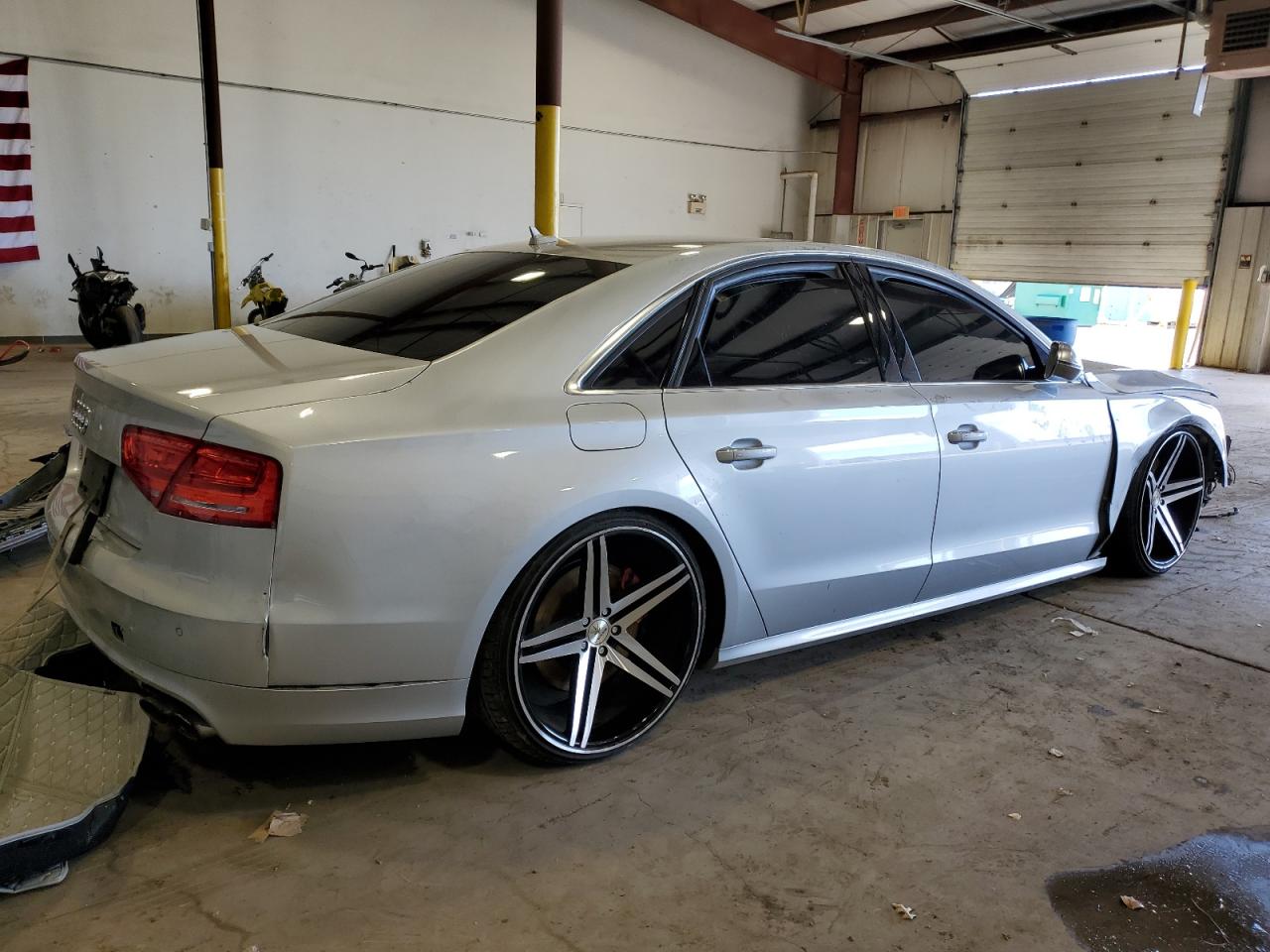 2013 Audi S8, QUATTRO