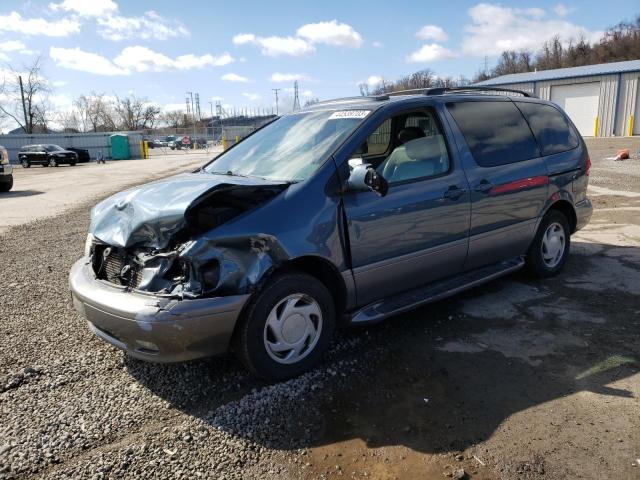 2003 Toyota Sienna LE