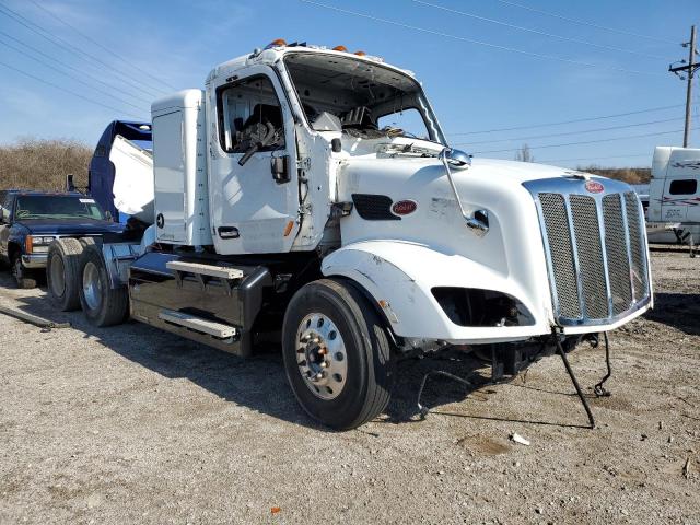 Salvage cars for sale from Copart Bridgeton, MO: 2017 Peterbilt 579