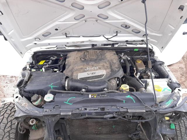 1C4BJWDG3JL908068 Jeep Wrangler Unlimited Sport