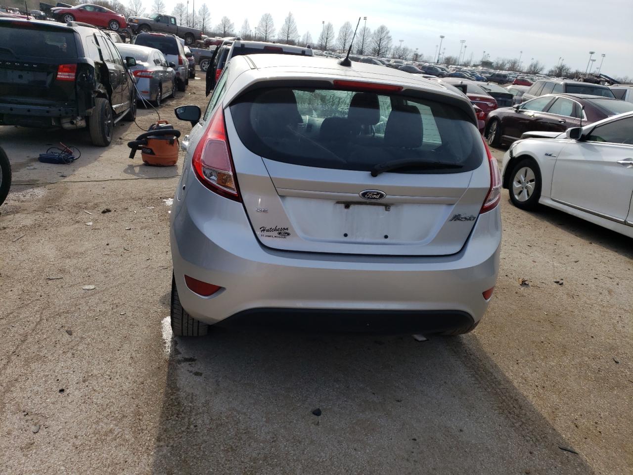 2016 Ford Fiesta Se vin: 3FADP4EJ3GM114772