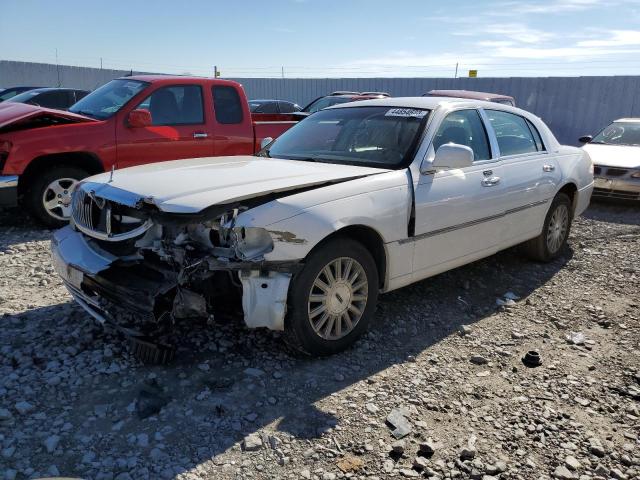 2003 Lincoln Town Car Signature