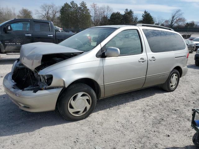 2001 Toyota Sienna LE