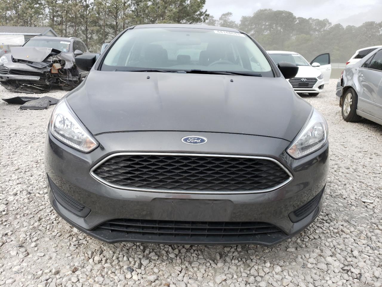 2018 Ford Focus S vin: 1FADP3E20JL331580