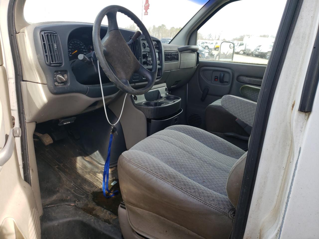 1999 Chevrolet Express G3500 VIN: 1GBHG31R8X1073199 Lot: 61770405