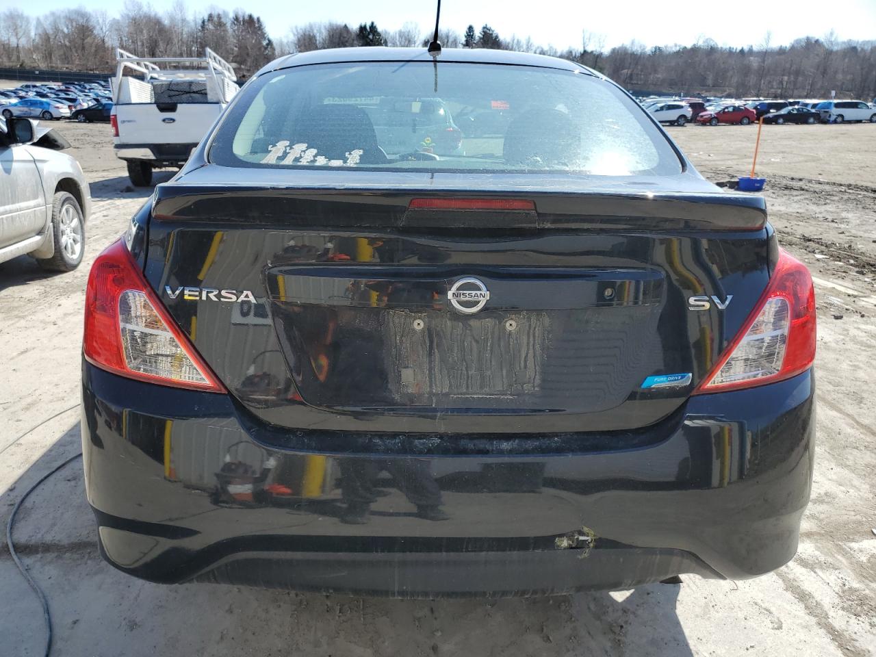 2015 Nissan Versa S vin: 3N1CN7AP0FL854990