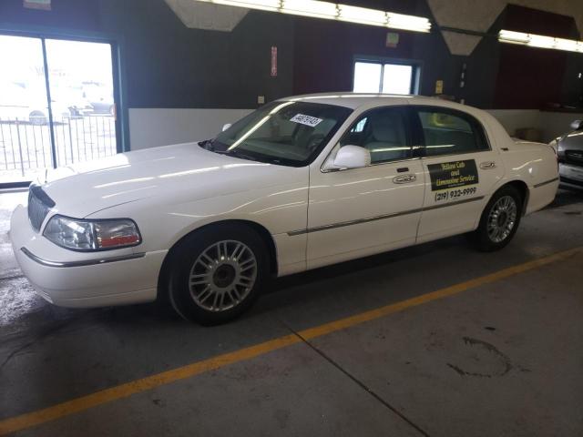 2011 Lincoln Town Car Signature Limited