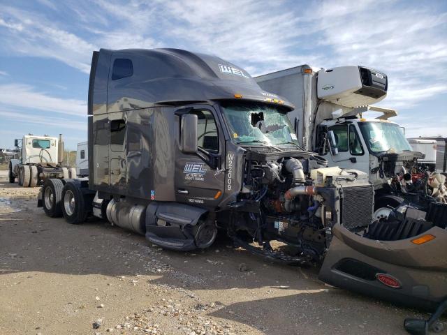 Salvage cars for sale from Copart Grand Prairie, TX: 2022 Peterbilt 579