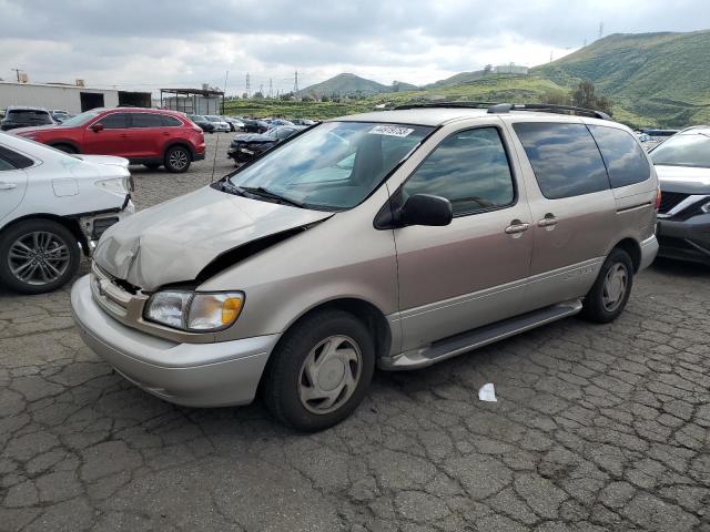 2000 Toyota Sienna LE