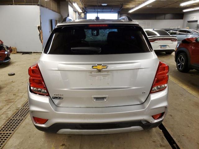  CHEVROLET TRAX 2018 Серебристый