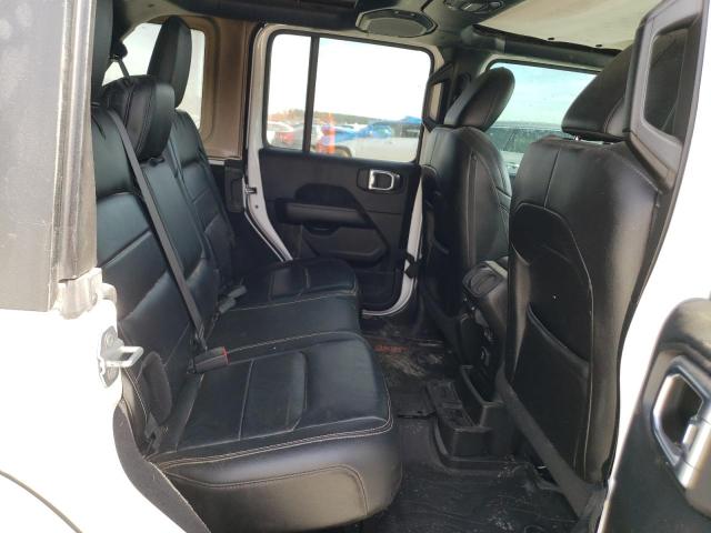 1C4HJXEG3JW206894 Jeep Wrangler Unlimited Sahara