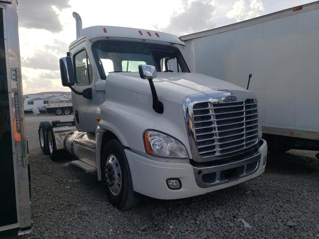 Salvage cars for sale from Copart Lebanon, TN: 2019 Freightliner Cascadia 125