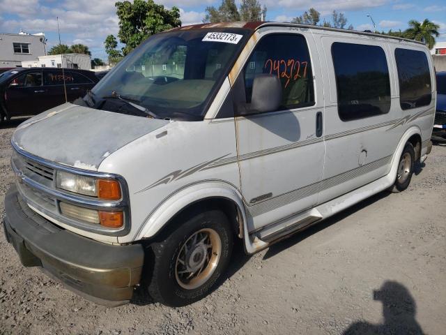 Salvage cars for sale from Copart Opa Locka, FL: 2000 Chevrolet Express G1500