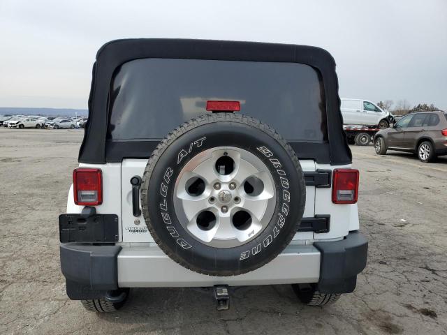 1C4BJWEG1FL730229 Jeep Wrangler Unlimited Sahara