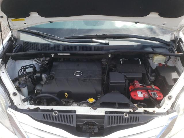 5TDKK3DCXGS692266 Toyota SIENNA LE