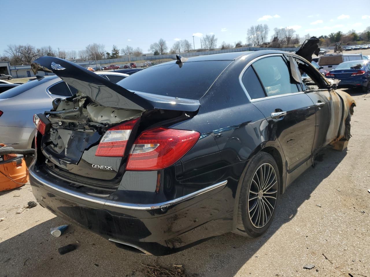 Lot #3021001264 2012 HYUNDAI GENESIS 3.