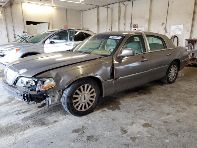 2004 Lincoln Town Car Executive