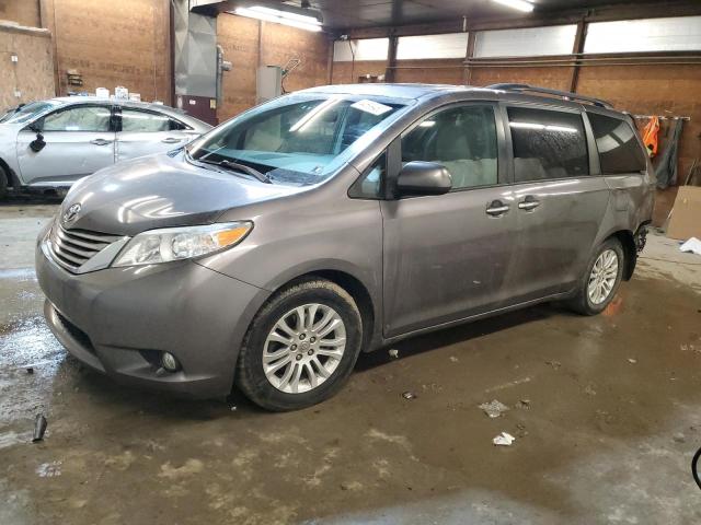 2016 Toyota Sienna XLE