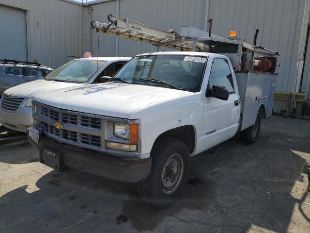 Salvage cars for sale from Copart Martinez, CA: 2000 Chevrolet GMT-400 C3500