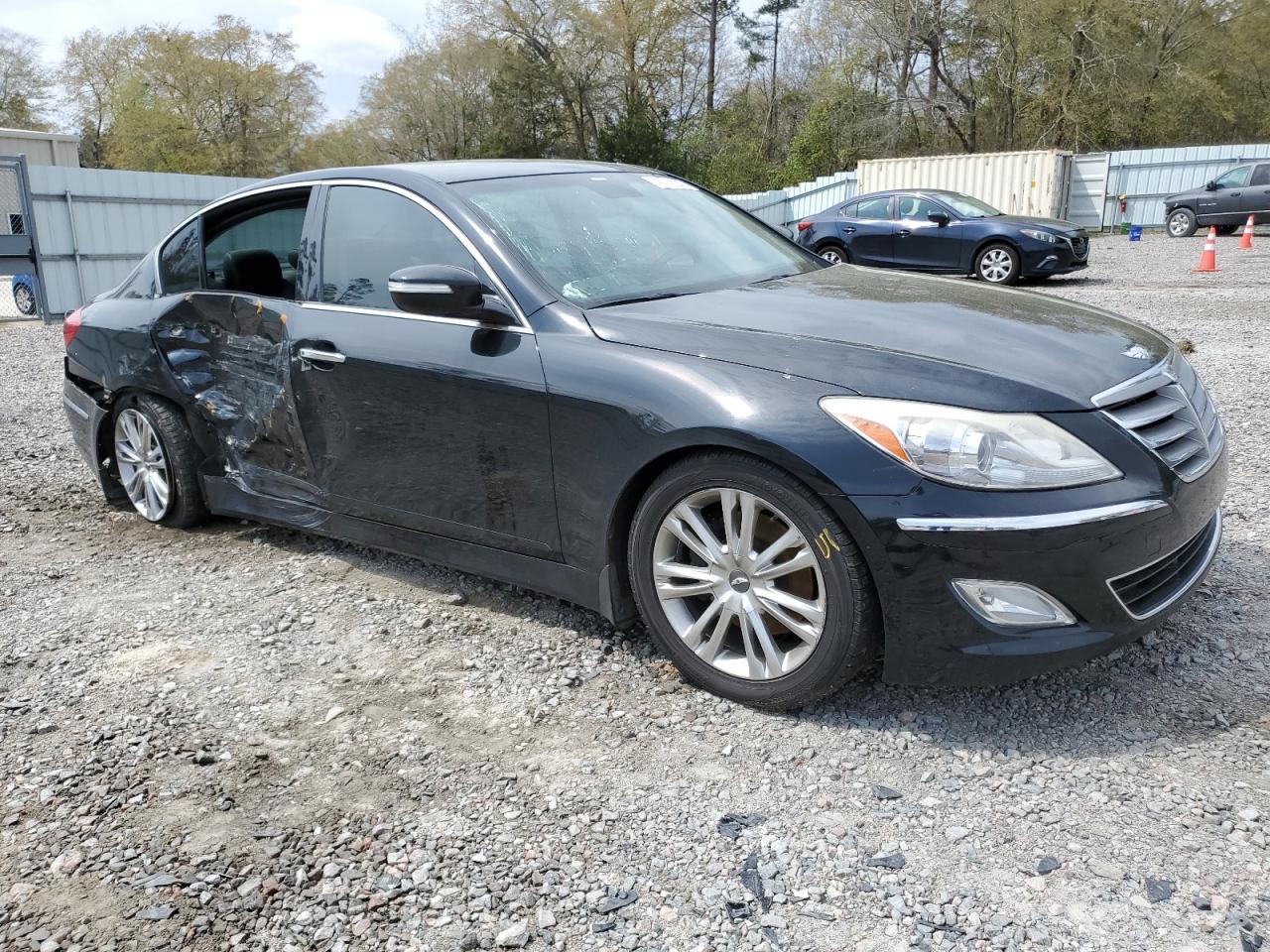 VIN KMHGC4DD3DU253351 2013 HYUNDAI GENESIS no.4