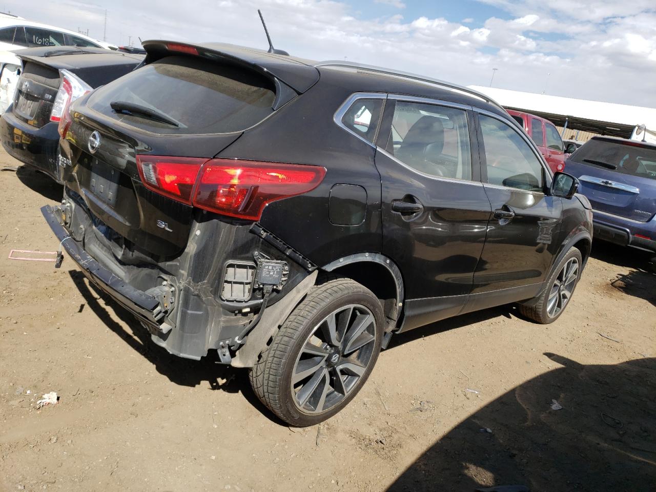 JN1BJ1CP1JW196276 NISSAN ROGUE 2018